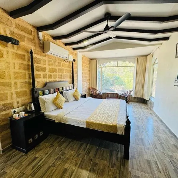 Gir Lions Paw Resort with Swimming Pool, hotel in Sasan Gir