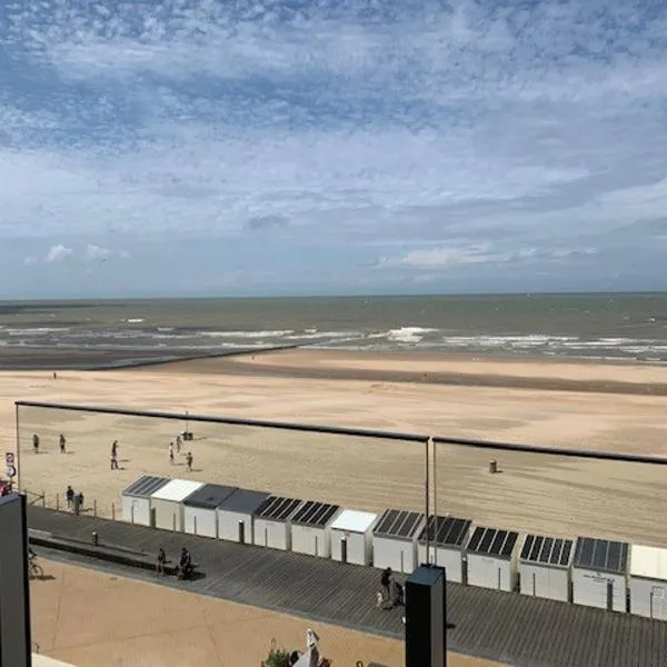 Super Modern Studio with Sea View T66, hotel in Ostend