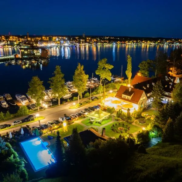 Amax Boutique Hotel، فندق في ميكووايكي