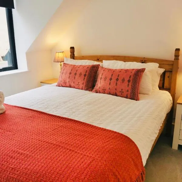Modern Town Center Apartment, hotel in Huntingdon