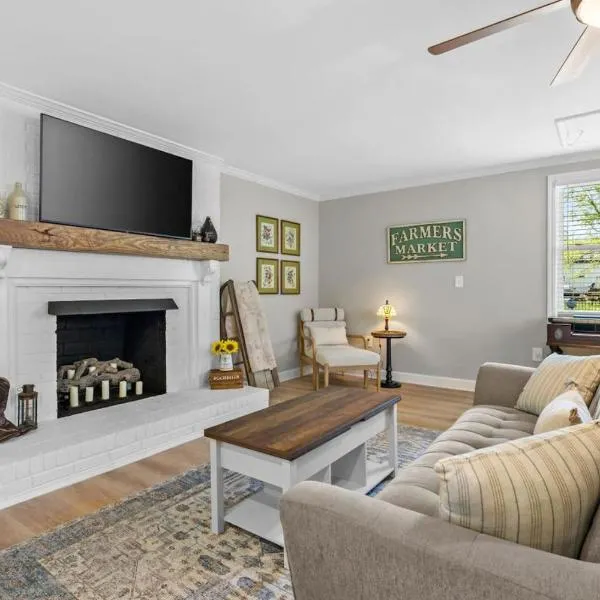The Country Cottage of Franklin, TN, hotel din Franklin