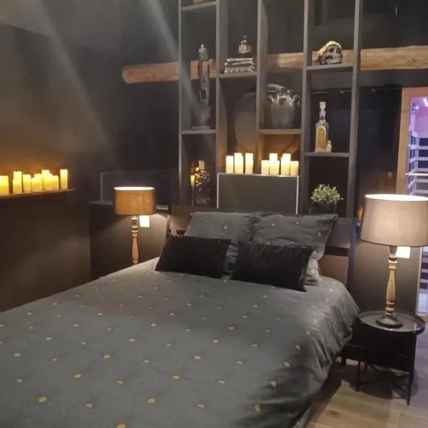 "BLACQ ROOM" Luxe, balnéo, sauna 50 nuances de grey, hotel v destinácii Boeschèpe
