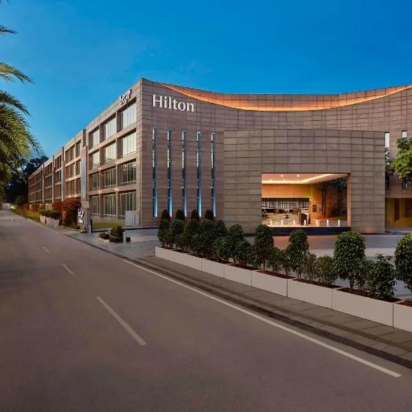 Hilton Bangalore Embassy GolfLinks, hotel in Bengaluru