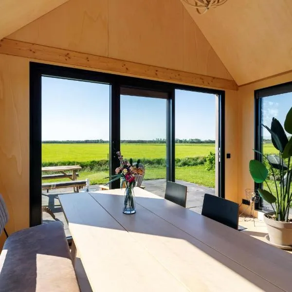 Natuurhuisje Lisa - Privé sauna en vrij uitzicht - kindvriendelijk, מלון בDrijber