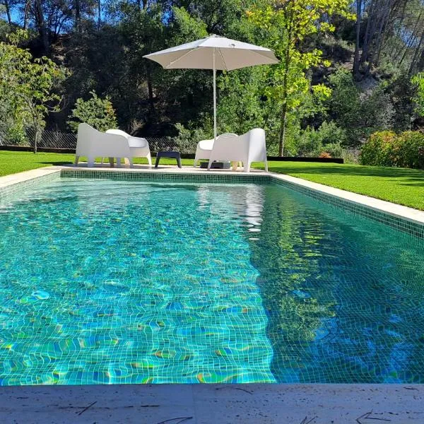 TRES TEULADES 8+1, hôtel à Castellnou de Bages