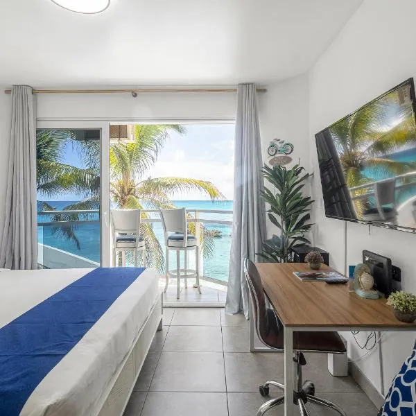 Maho Beach Front Studio Incredible View, Hotel in Maho Reef