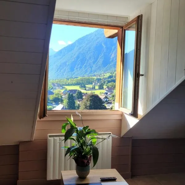 Maison de biscuit, hotel in Ugine