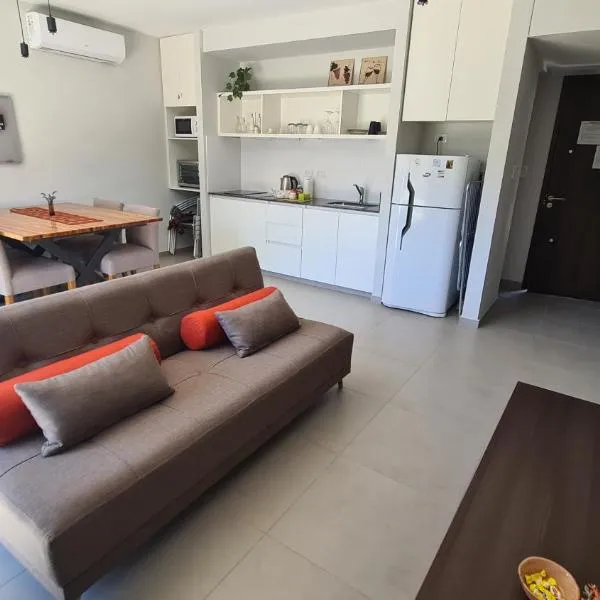 MALBEC Depto - Complejo Privado - Ruta del Vino - Turismo de negocio - A 5min Estadio Arena Maipu, 200 mt Il Mercato - 3 o 4 personas, hotel v destinaci Maipú