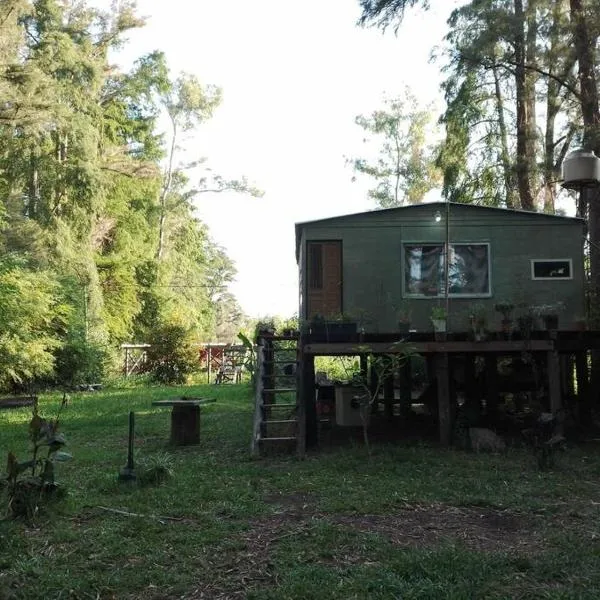 Casa isleña con bajada al río, plena naturaleza, hotel in Tigre