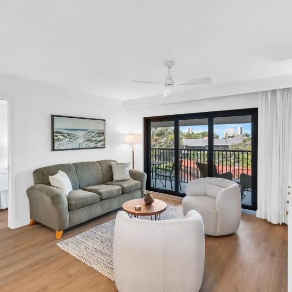 Deluxe Condo - Modern Furnishings and Great View, hotel in Naples