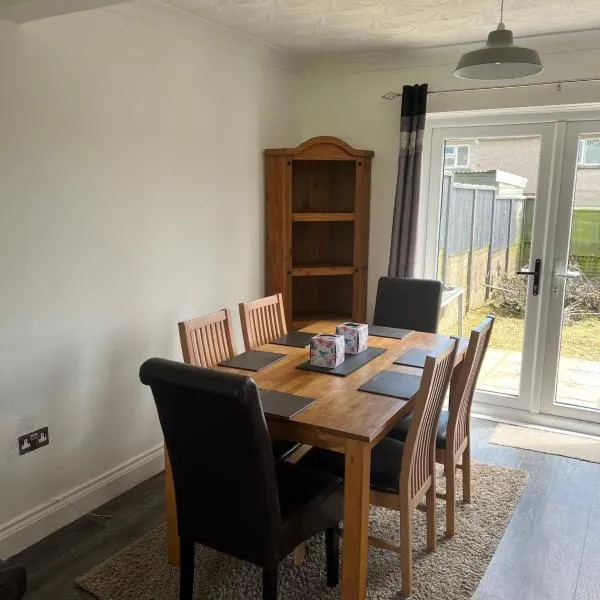 Sleeps 7, hotel in Pembrokeshire