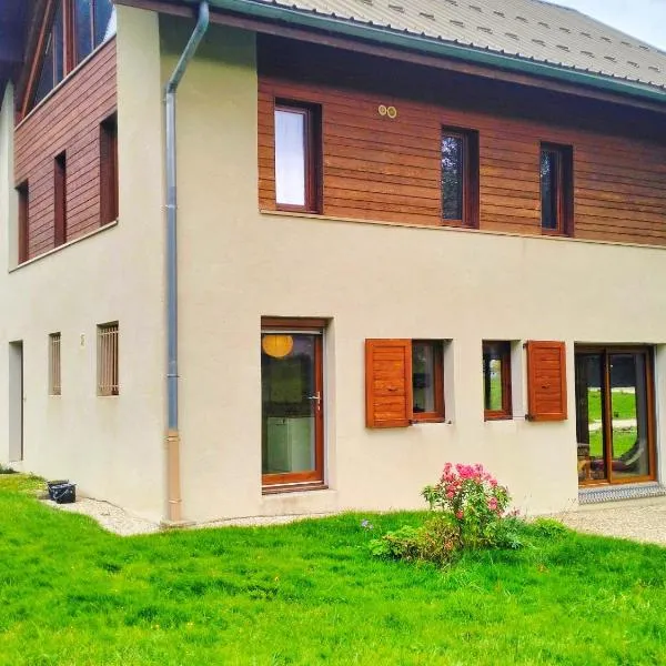 Spacieuse maison 8 personnes, 4 chambres, vue montagnes - FR-1-761-1, Hotel in Corrençon-en-Vercors