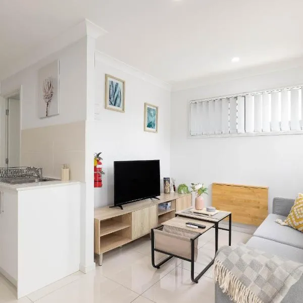 Smart Suites Self Check-in Apartments - Freney Park, hotel in Brisbane