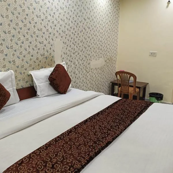 Hotel Shree Sai Dham Near New Delhi Railway Station, Paharganj, hotel in New Delhi
