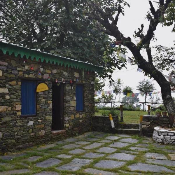 Hostel Hideout, hotel i Bhimtal