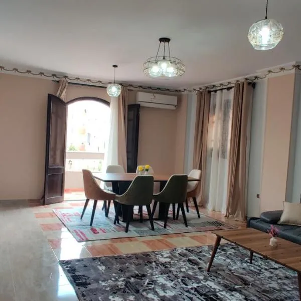 Bright Cozy Apt For Family Only, hotel in 6th Of October