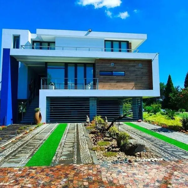 Millionaires Vacation, hotel in Sasolburg
