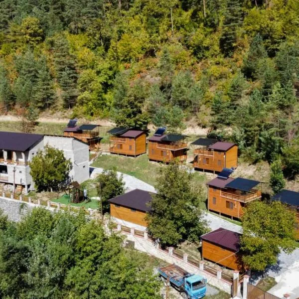 Krikhi Village, hotel v destinaci Ambrolauri