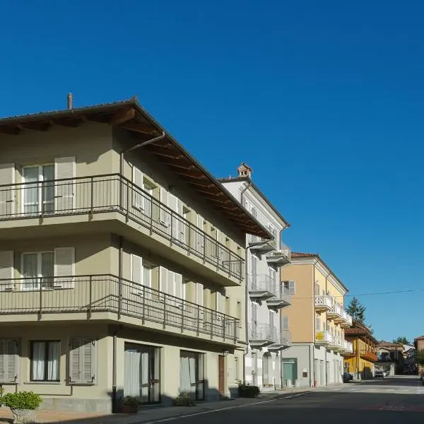 Appartamenti Rocca - CAV La Casa di Rosa, hotel v destinácii Monforte dʼAlba