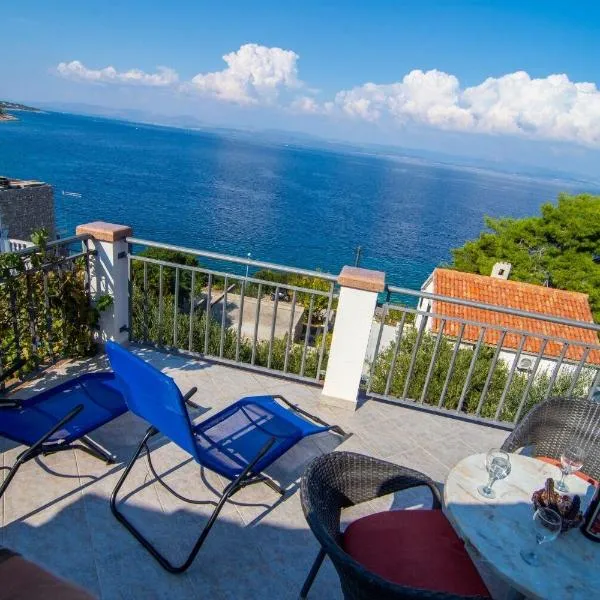 Apartments Mari, hotel i Stomorska