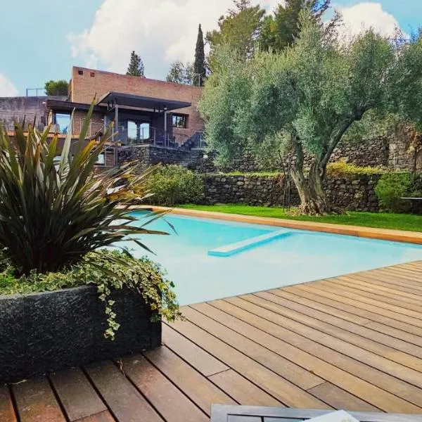 Rahal Etna Luxury Retreat- Private Heated Jacuzzi 37 degree & Infinity Pool, hotel em Catânia