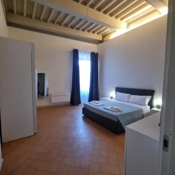 35 Rooms Palazzo Buoninsegni, hotel v destinaci Colle Val D'Elsa