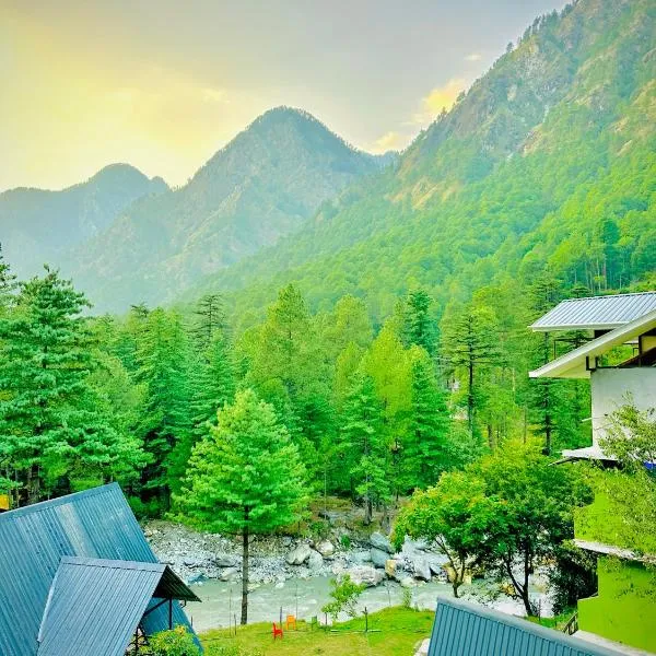 Hotel Vansh-A hotel with private Lawn and Parking, hotel v destinaci Kasol