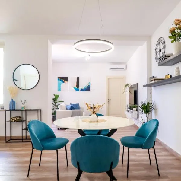 TUSCAN LUXURY APARTMENT in the Centre - with Wi-Fi, Gym, Terrace, hotel in Montecatini Terme