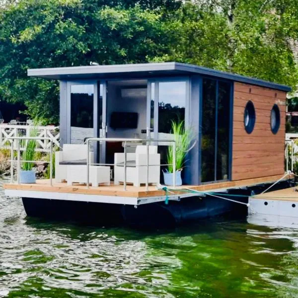 Rybakówka Houseboats Domki na wodzie, hotel v destinácii Sokole-Kuźnica