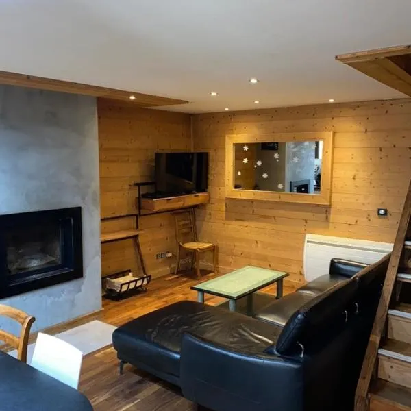 Maison ambiance chalet, hotel v destinaci Le Bourg-dʼOisans