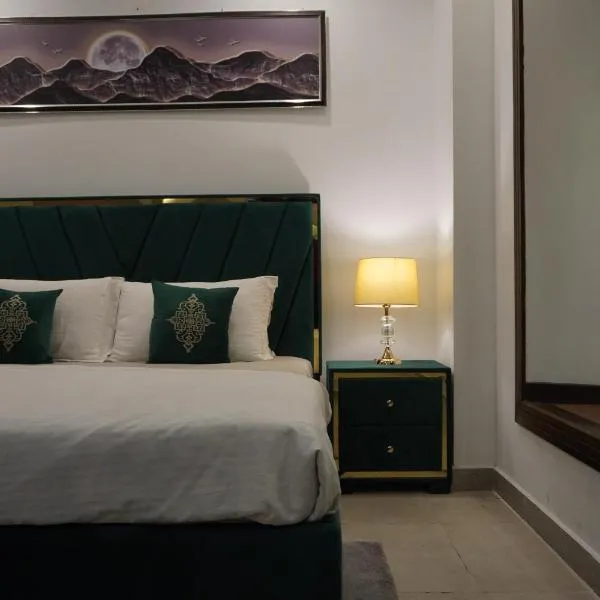 Premier Apartment In DHA Phase 5 Pentasquare，位于拉合尔的酒店