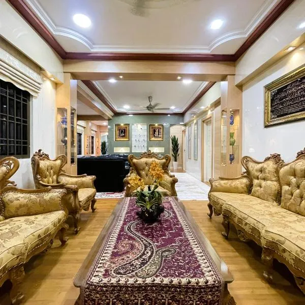 Homestay & Pool Laman Sri Aman Pontian, hotel v destinaci Pontian Besar