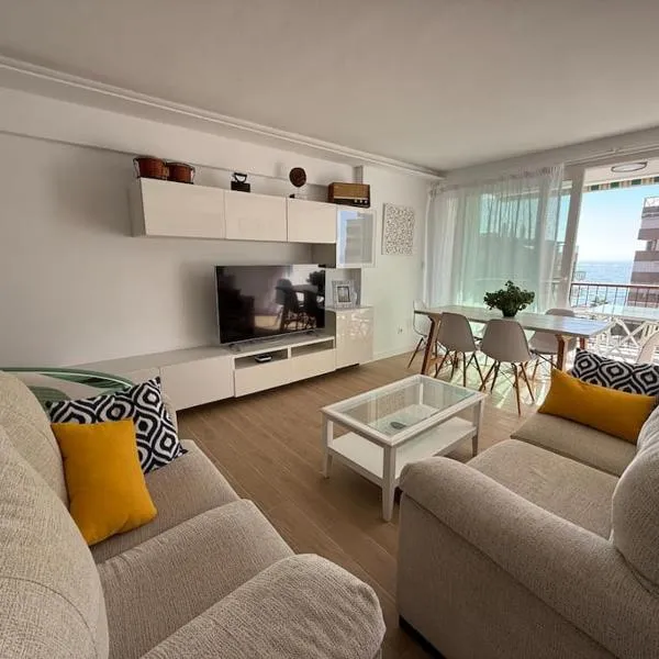 Piso en Carvajal, segunda línea de playa, hotel v destinaci Fuengirola