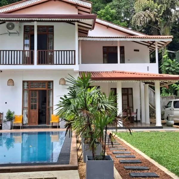 Villa 365 thalpe, hotel v destinaci Unawatuna