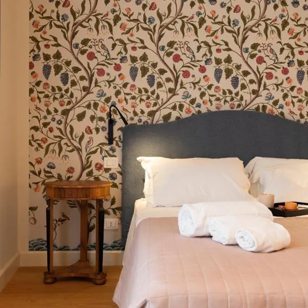 Palazzo Biasini by Postcardsfrom, hotel v mestu Verona