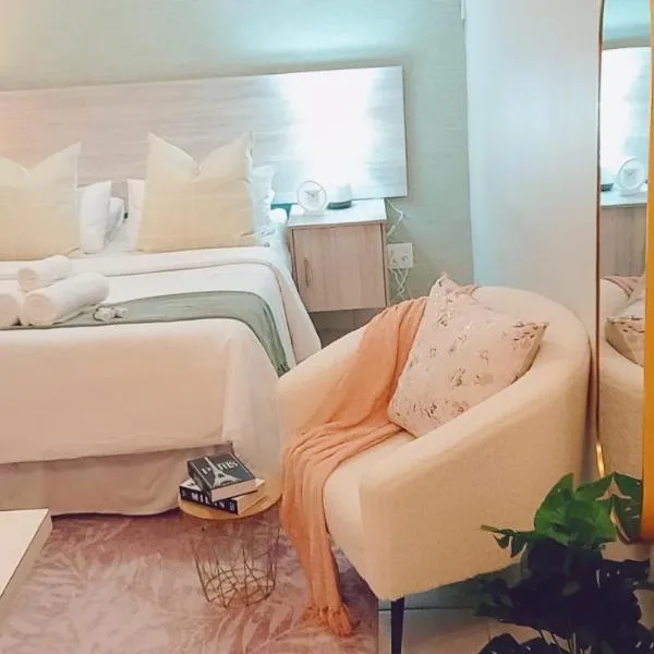 Sea Breeze Manor - Aqua Unit, hotel in East London