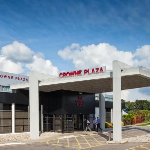 クラウンプラザ マンチェスター エアポート（Crowne Plaza Manchester Airport by IHG）、ヘイルのホテル