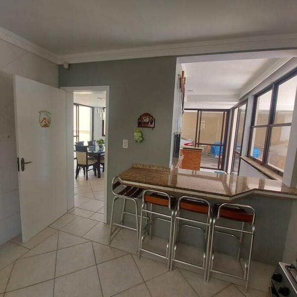 LINDA CASA COM PISCINA EM PICARRAS SC e VISTA PARA O MAR - Foto 5