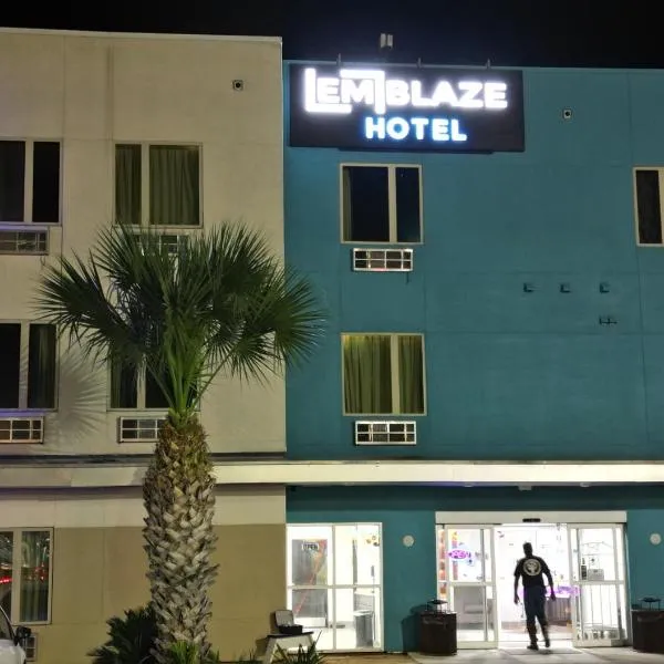 Emblaze Hotel, hotel v destinaci Three Rivers