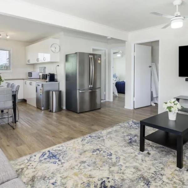 Bribie Beachview Apartment, hotel in Bellara