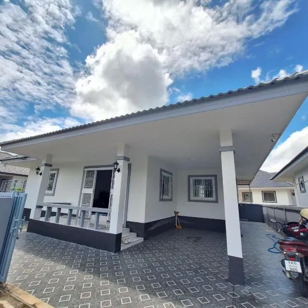 3-Bedroom Chiang Mai House with Parking & Garden, hotel v destinaci Ban Nong Chaeng