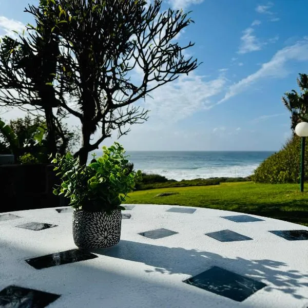 Rockshore Chalet at Seaverge, hotel di Port Edward