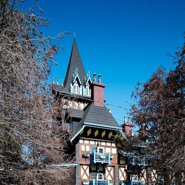 藍色城堡茱諾法式甜點, hotel in Puli