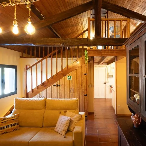 Quintinha do Varoso - Little Red Cottage House, hotel em São Pedro do Sul