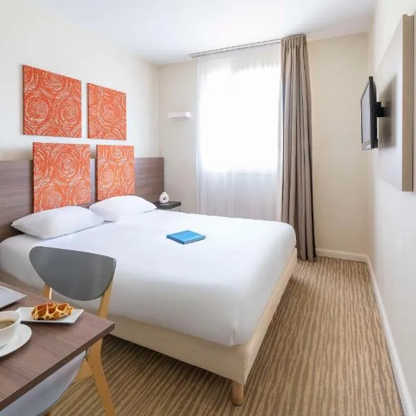 Kyriad Chambéry Centre - Hôtel et Résidence, hotel v destinaci Chambéry