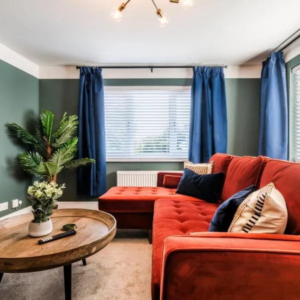 3-Bedroom Apartment 2-Bathrooms 2-Off Street Parking Spaces, hotel din Ellesmere Port