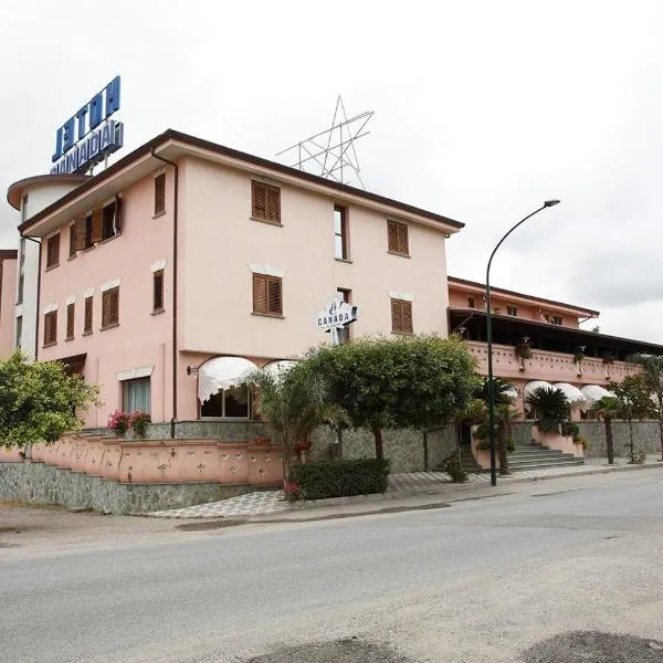 Hotel Canada, hotel v destinácii Falerna Marina