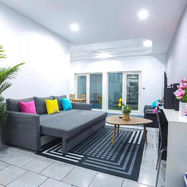 Pool Villa Pattaya Phratamnak C2- 2 bedroom, hotel v destinaci Jomtien pláž