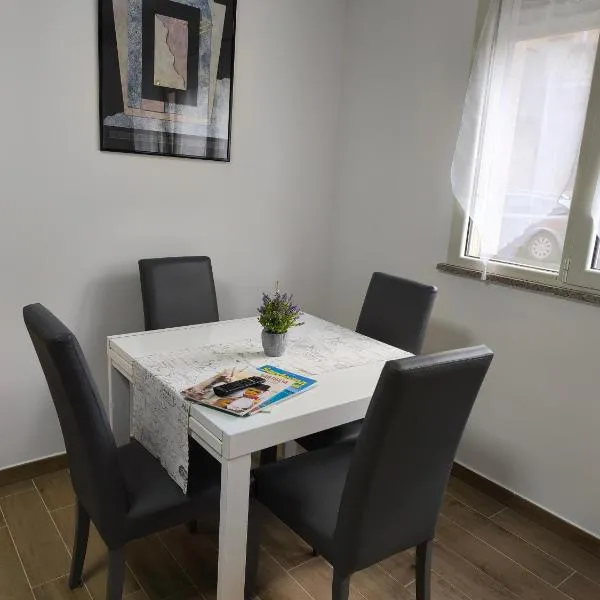 Guest House Civico 16, hotel in Oristano