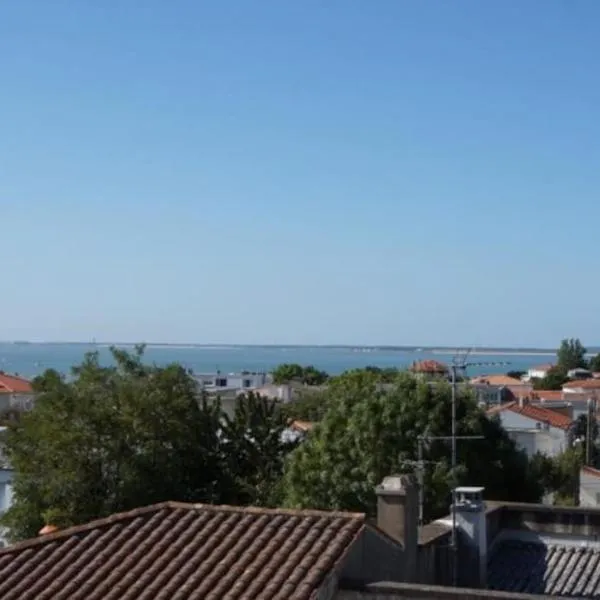 Magnifique appartement vue mer Plage de Foncillon – hotel w mieście Royan